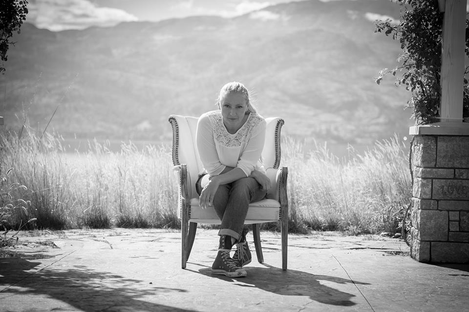 Tracy-sitting in bw